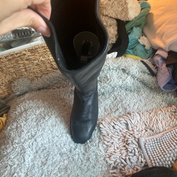 Stuart Weitzman soft leather under knee booties - Picture 4 of 11